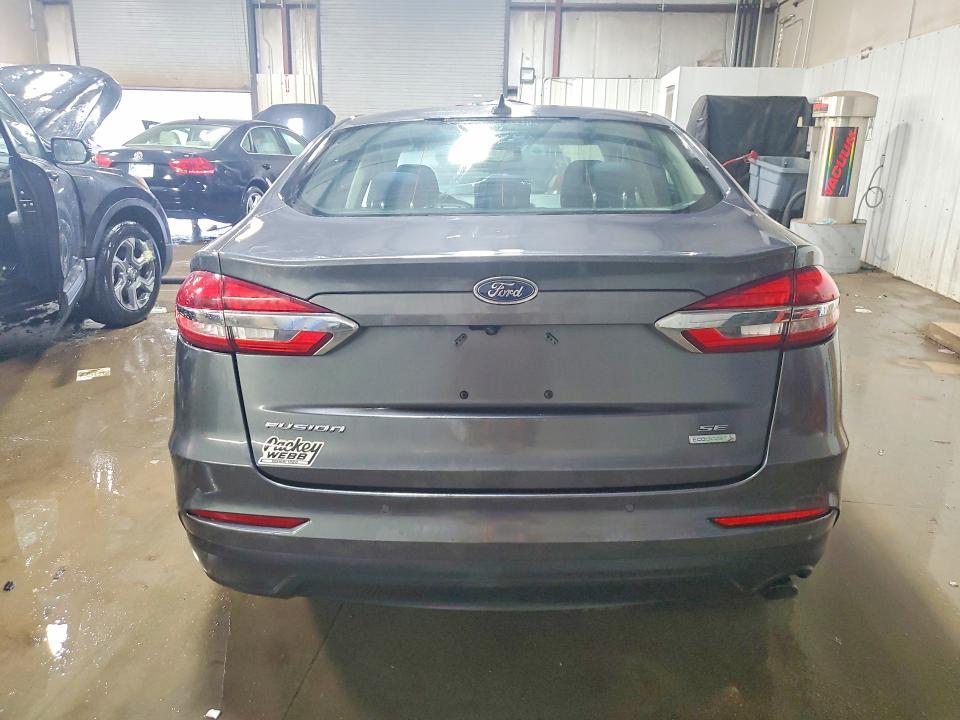 2020 Ford Fusion se