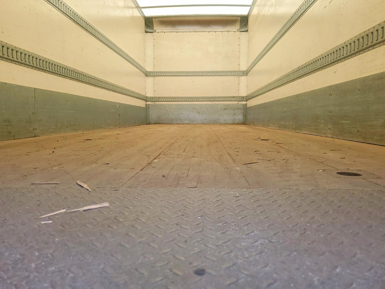 2017 Freightliner Business Class M2 BOX Truck