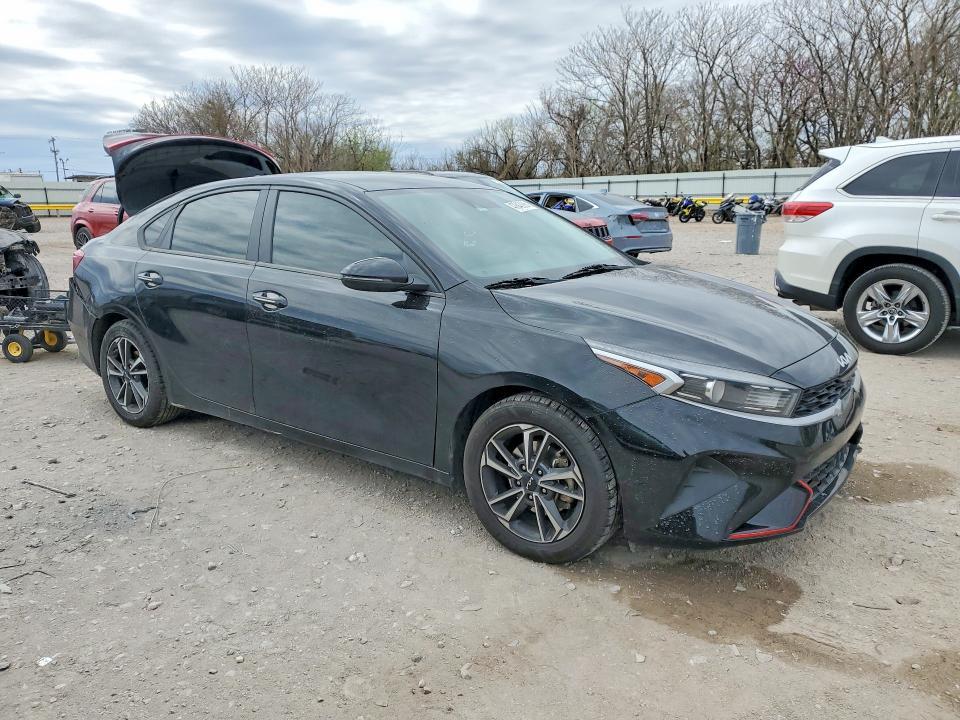 2022 KIA Forte lxs
