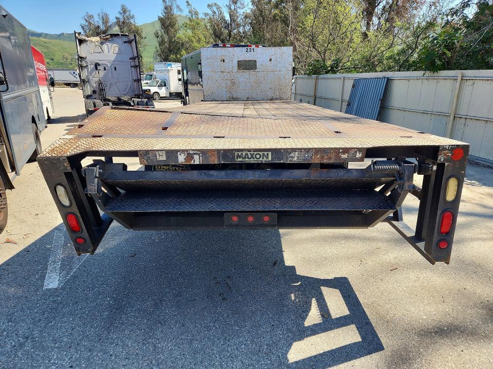 2015 Freightliner Business Class M2 Flatbed Truck