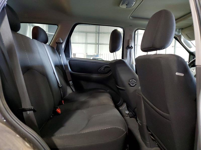 2005 Mazda Tribute s