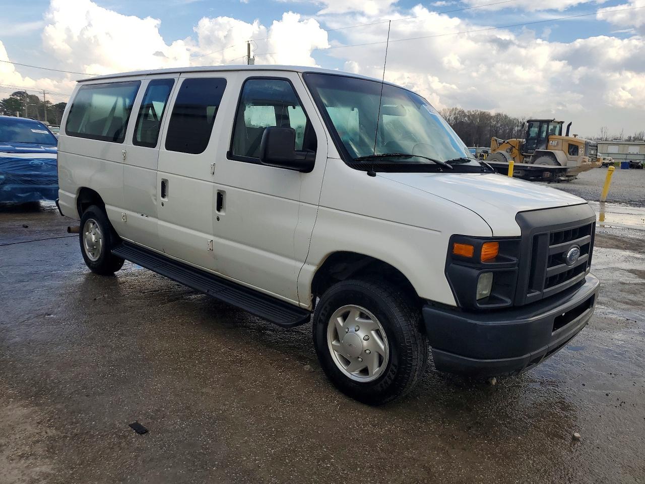 2010 Ford Econoline E350 Super Duty Wagon