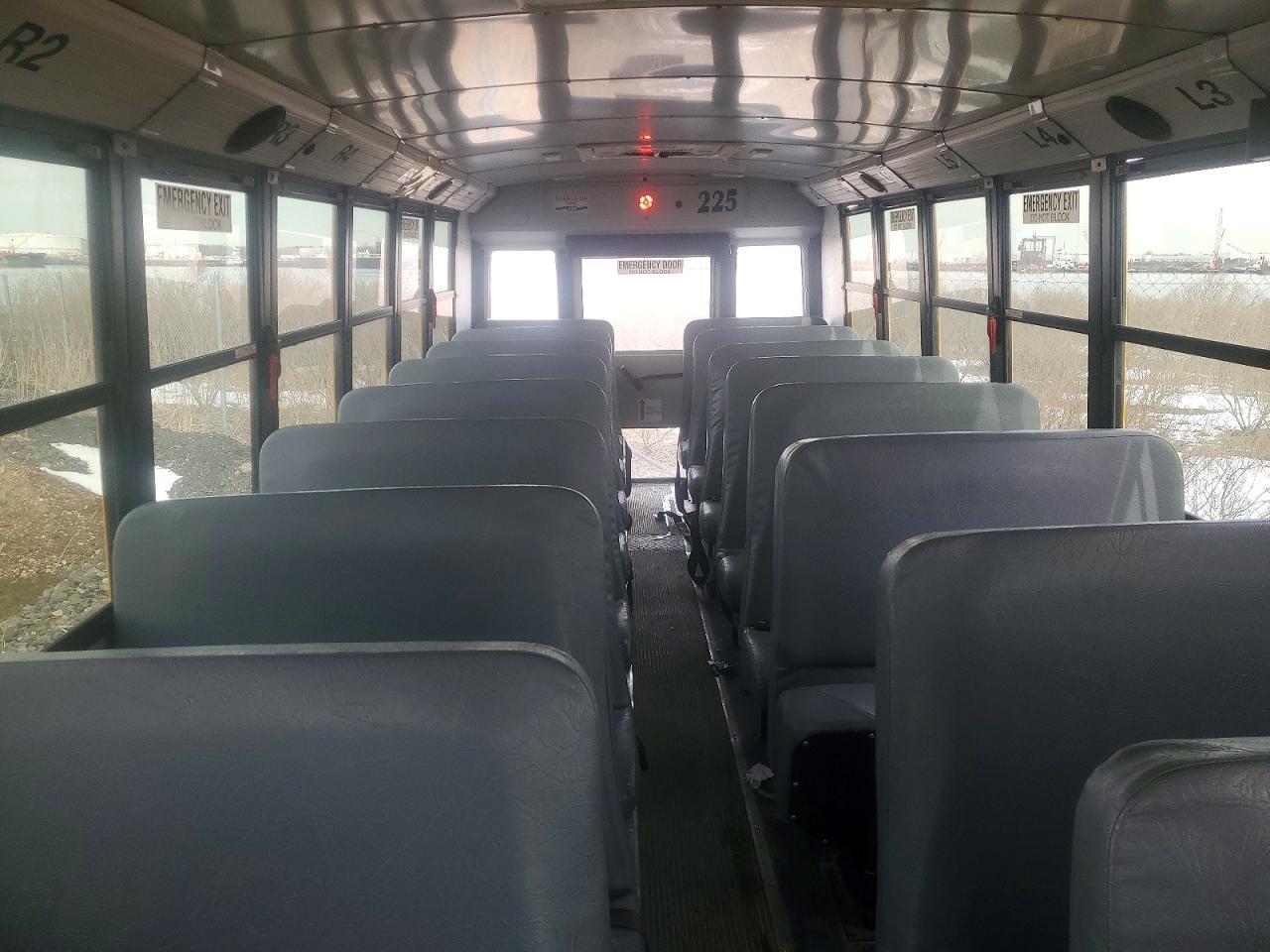 2014 Freigliner 2014 Thomas SAF-T-LINER C2-School Bus