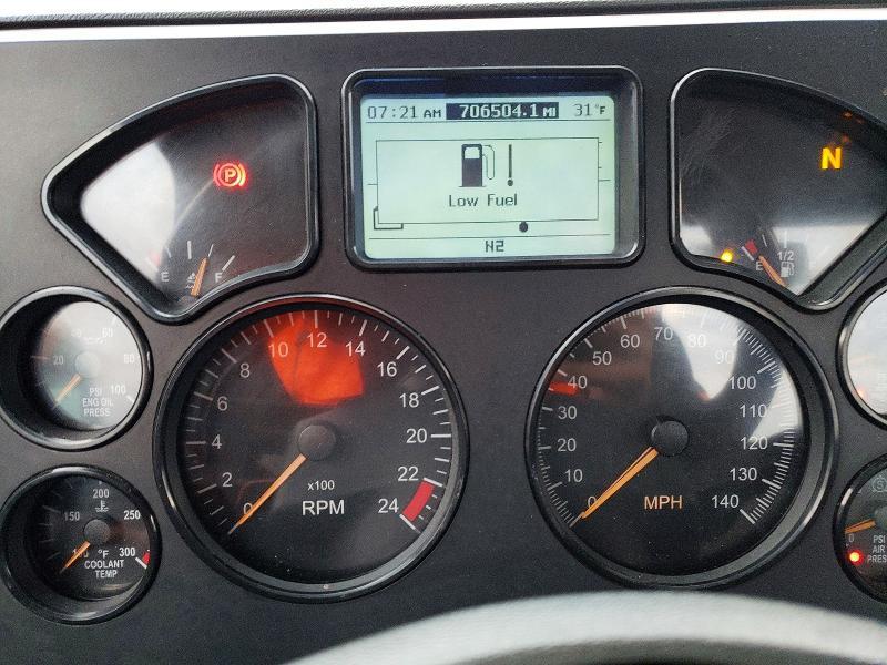 2017 Mack CXU612 Semi Truck