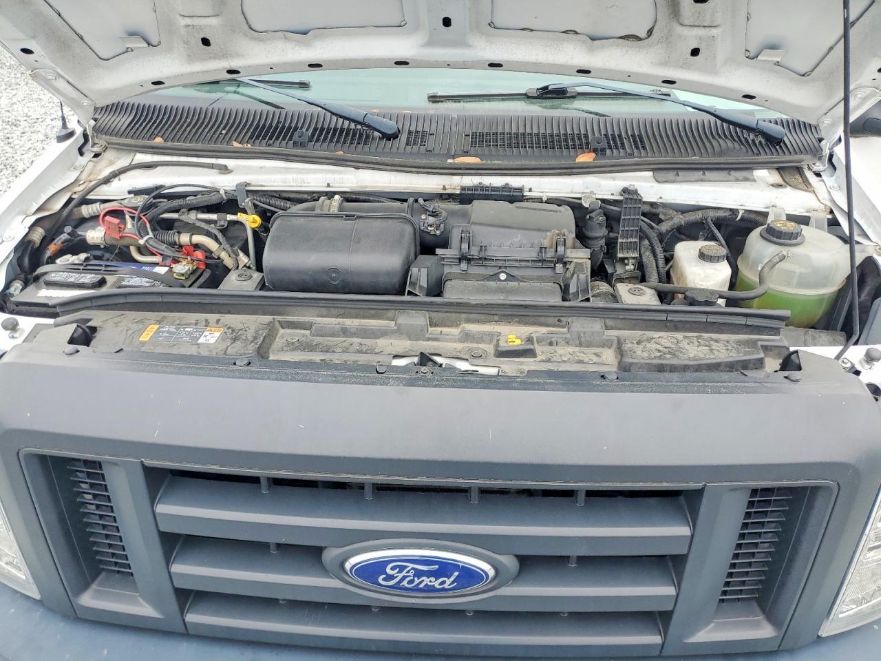 2021 Ford Econoline E350 Super Duty Cutaway Van