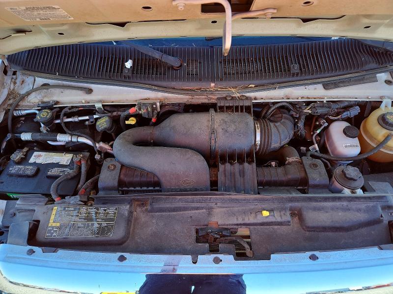 2013 Ford Econoline E350 Super Duty Cutaway Van