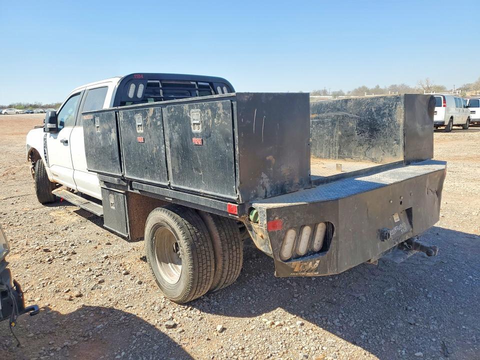 2023 Ford F350 Super Duty Flatbed Truck