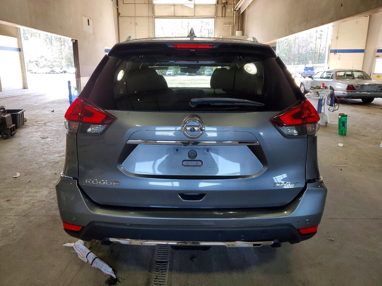 2020 Nissan Rogue sv