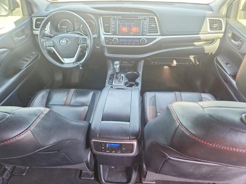 2019 Toyota Highlander se