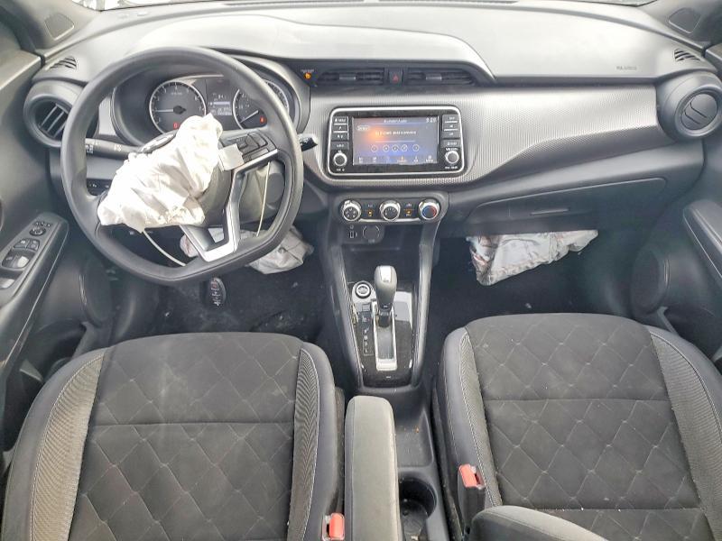 2020 Nissan Kicks s