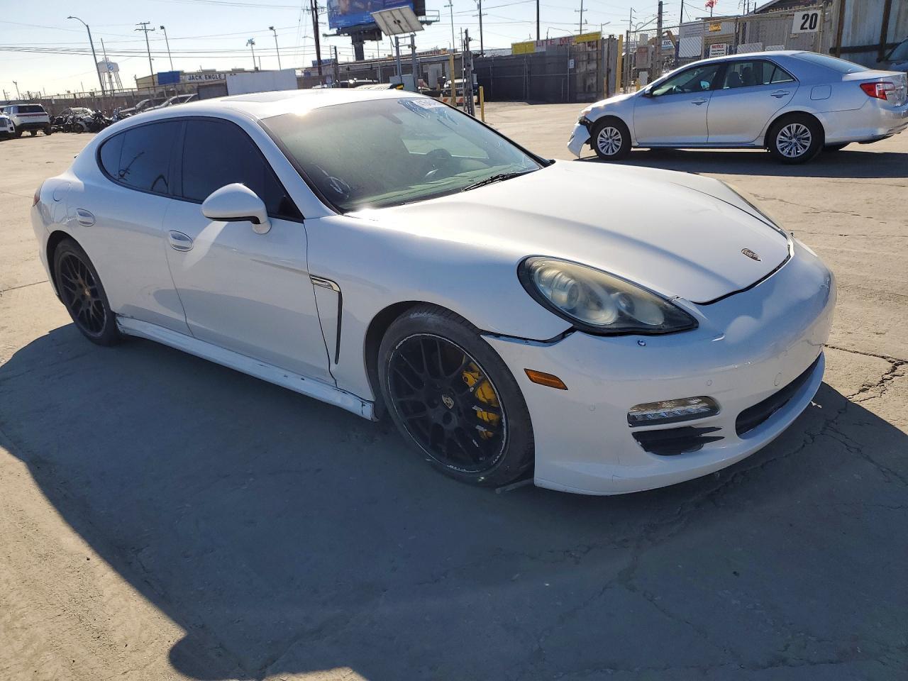 2012 Porsche Panamera 2
