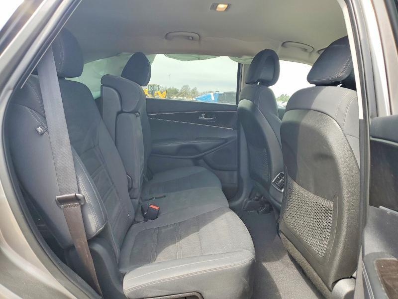 2016 KIA Sorento lx