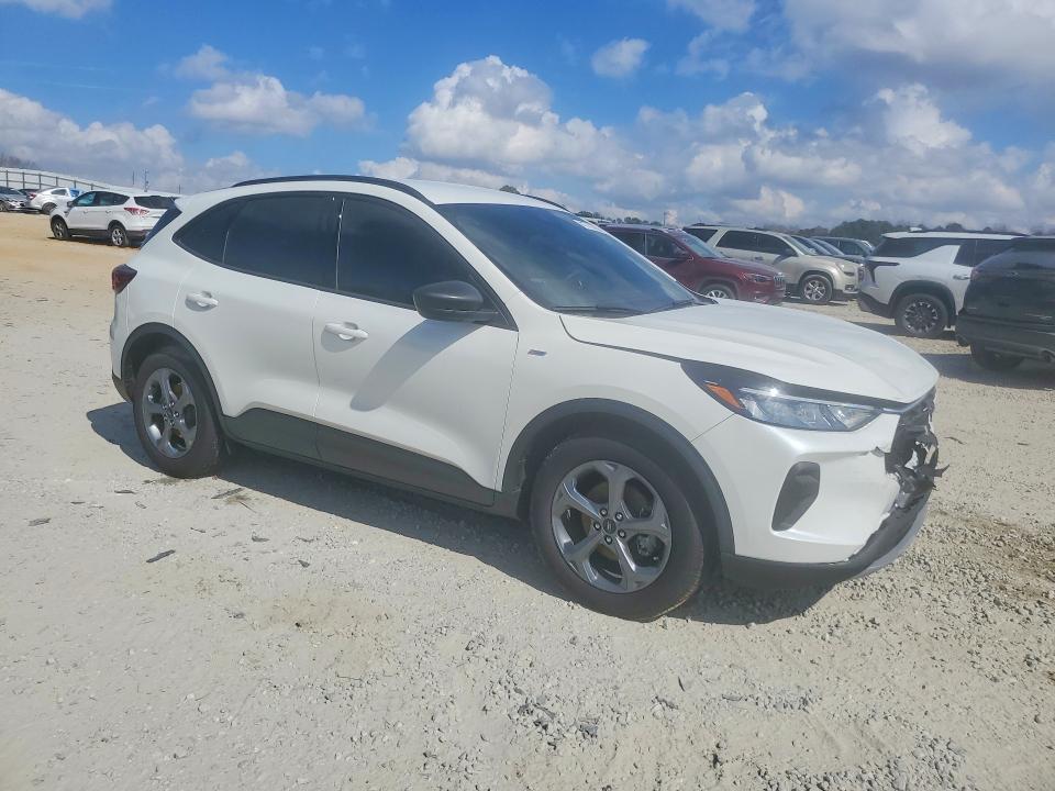 2025 Ford Escape st Line