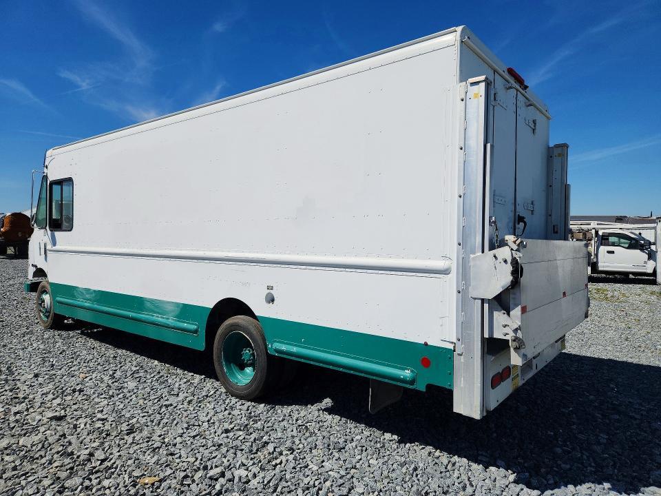 2015 Freightliner MT45G Chassis Delivery Truck
