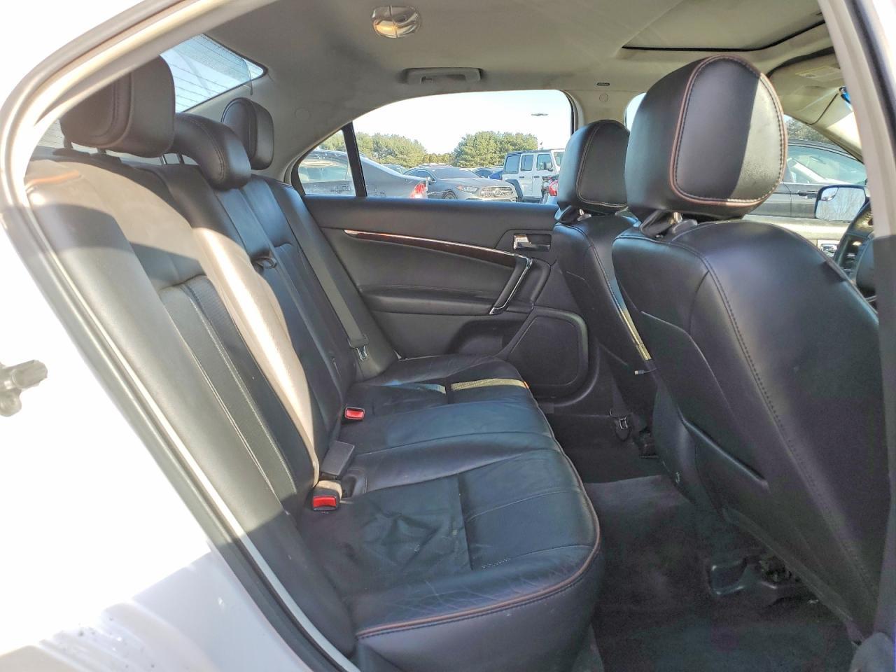 2012 Lincoln Townhouse MKZ
