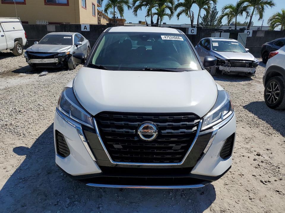 2021 Nissan Kicks s