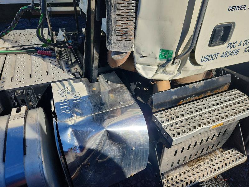 2016 Mack 600-Semi Truck