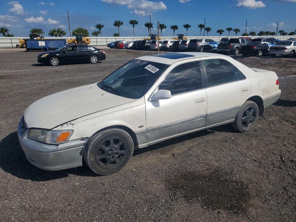 2001 Toyota Camry le