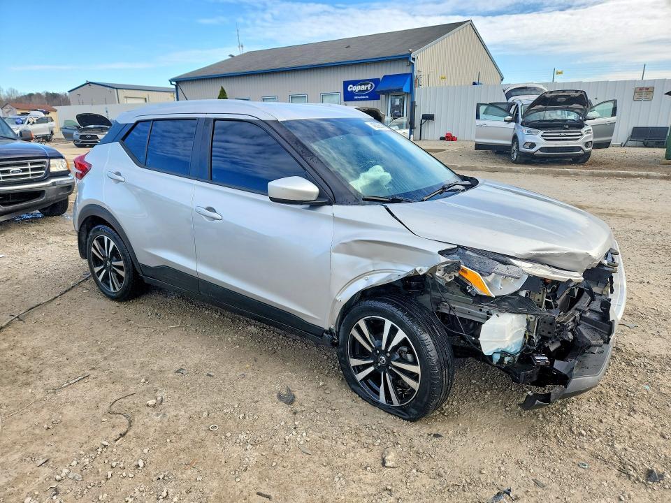 2018 Nissan Kicks sv