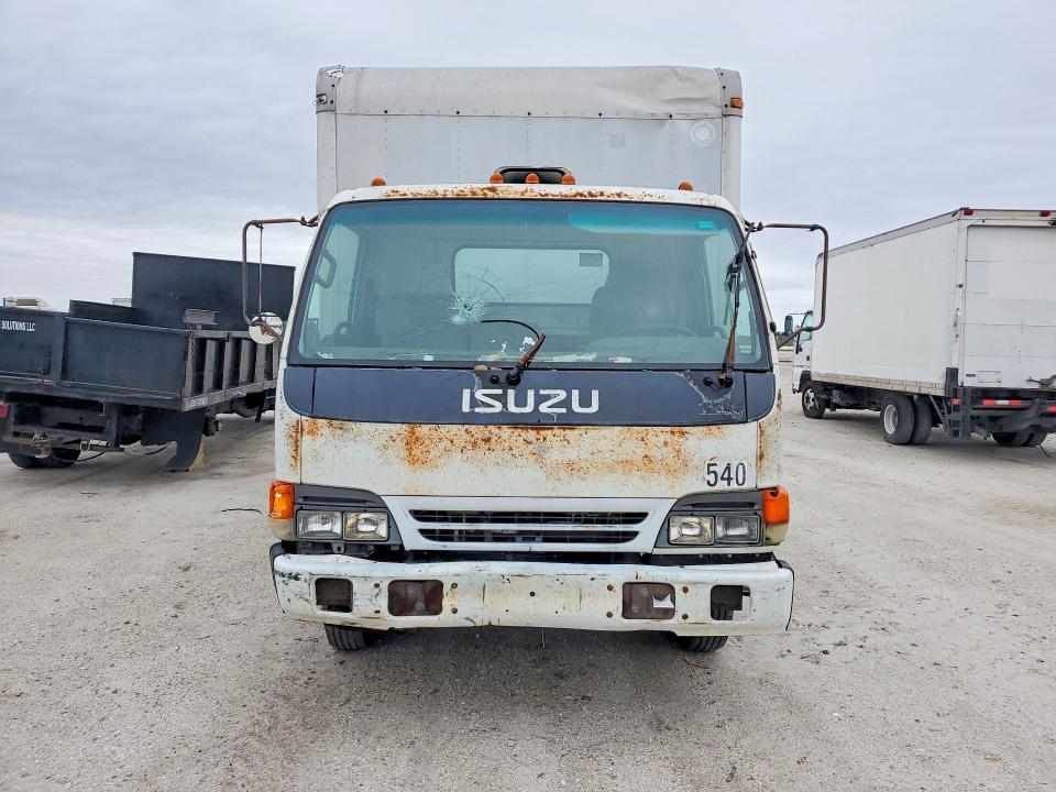 2003 Isuzu NPR-HD BOX Truck