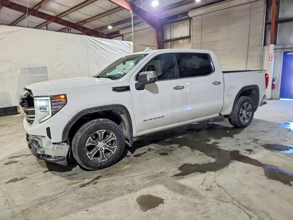 2025 GMC Sierra K1500 slt