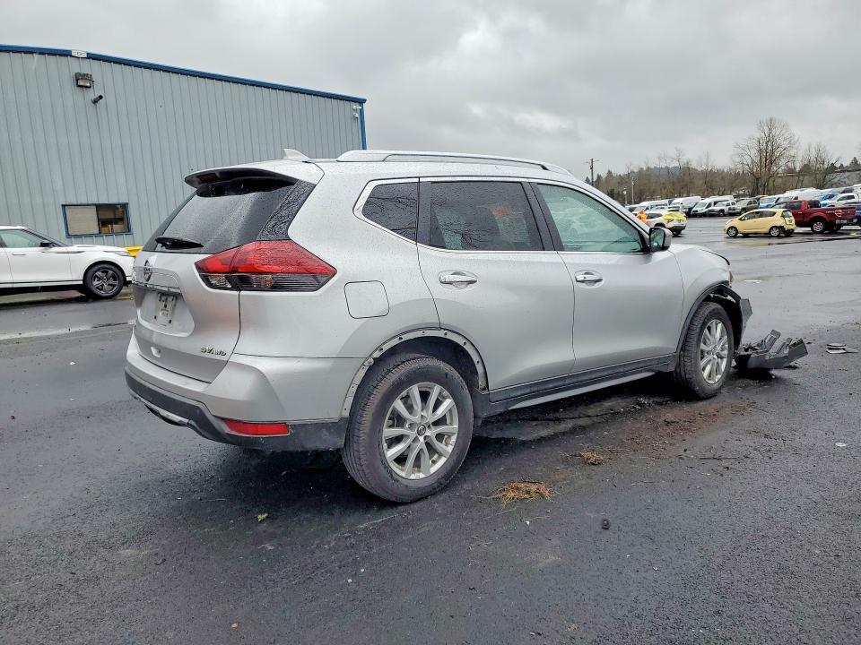 2018 Nissan Rogue sv