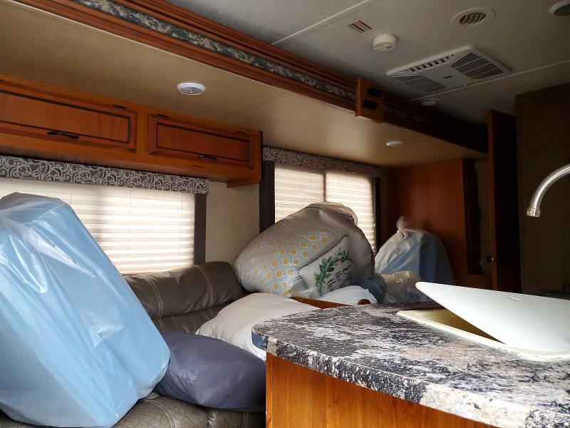2016 Starcraft Camper