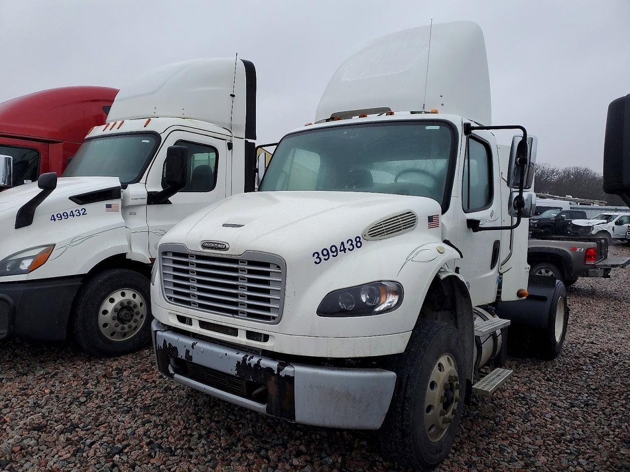 2019 Freightliner Business Class M2 Semi Truck