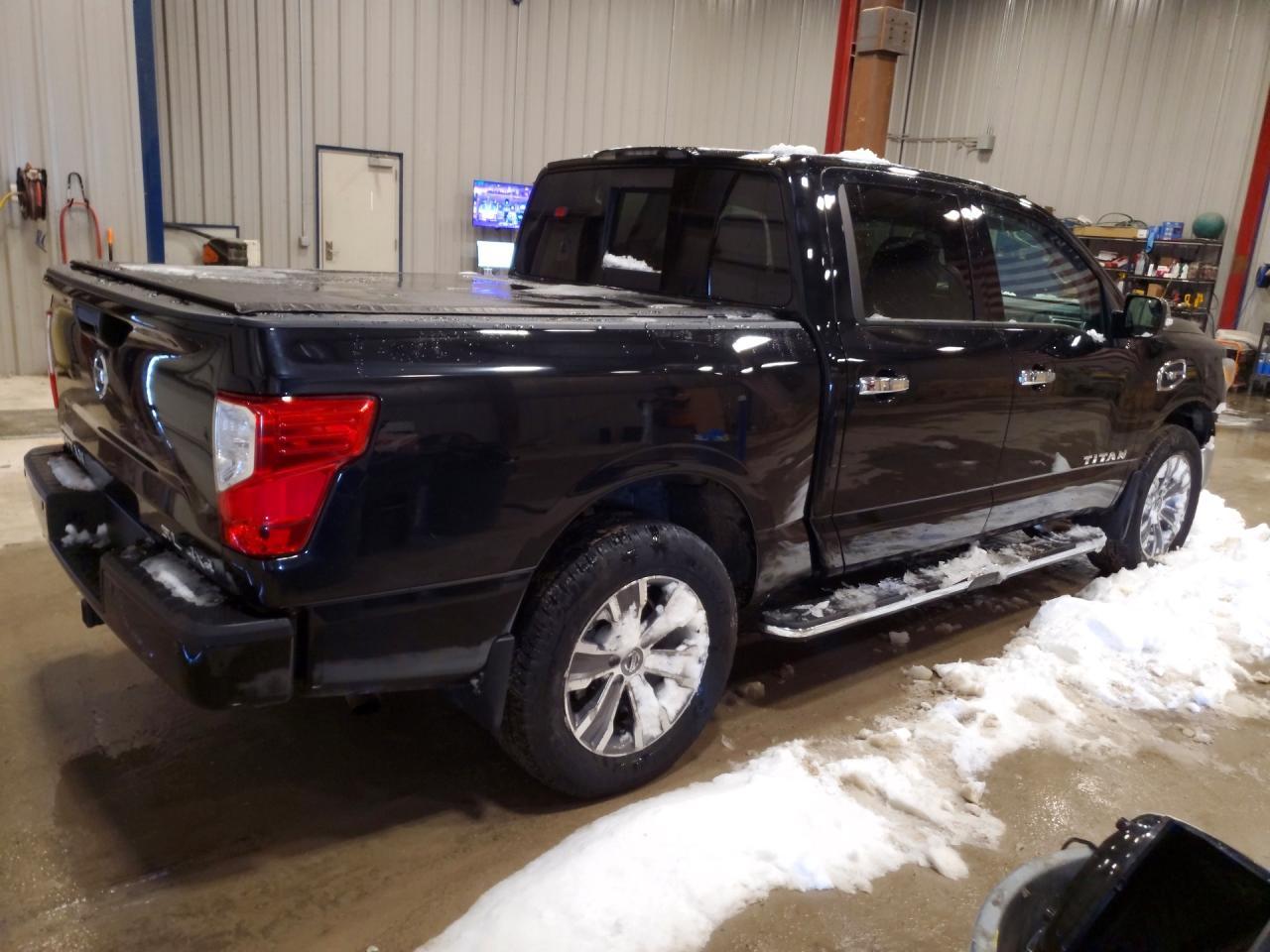 2017 Nissan Titan SL