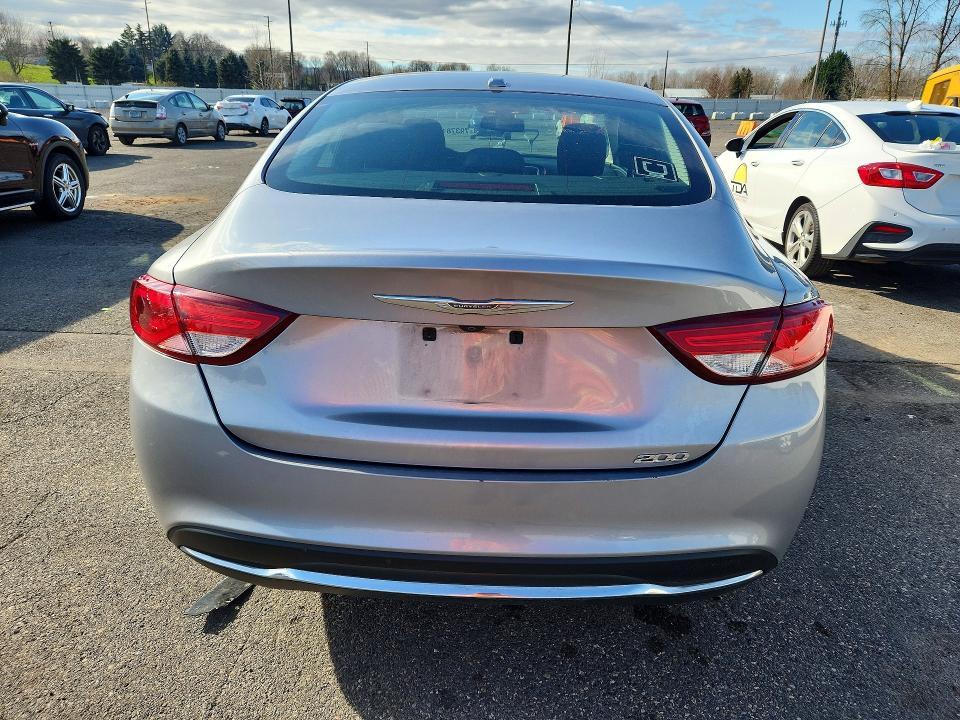 2015 Chrysler 200 Limited
