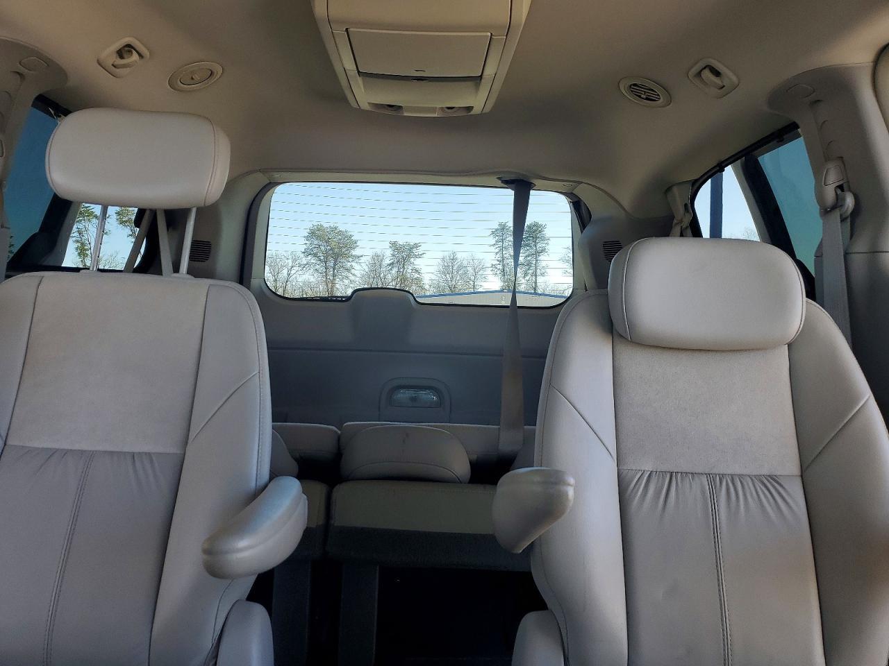 2010 Chrysler Town & Country Limited