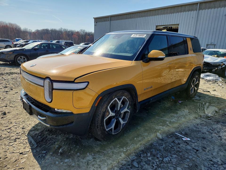 2023 Rivian R1S Adventure