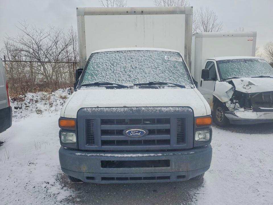 2015 Ford Econoline E450 Super Duty Cutaway van