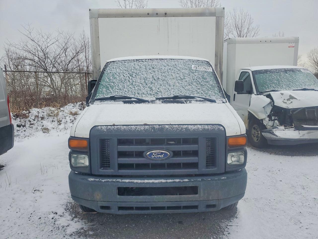 2015 Ford Econoline E450 Super Duty Cutaway Van