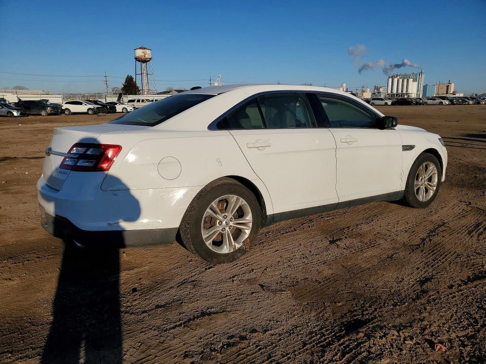 2015 Ford Taurus se