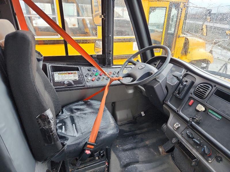 2010 Thomas SAF-T-LINER C2-School Bus