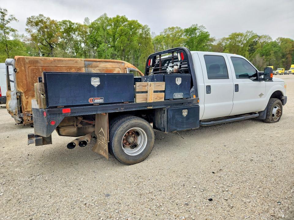 2015 Ford F350 Super Duty Flatbed Truck