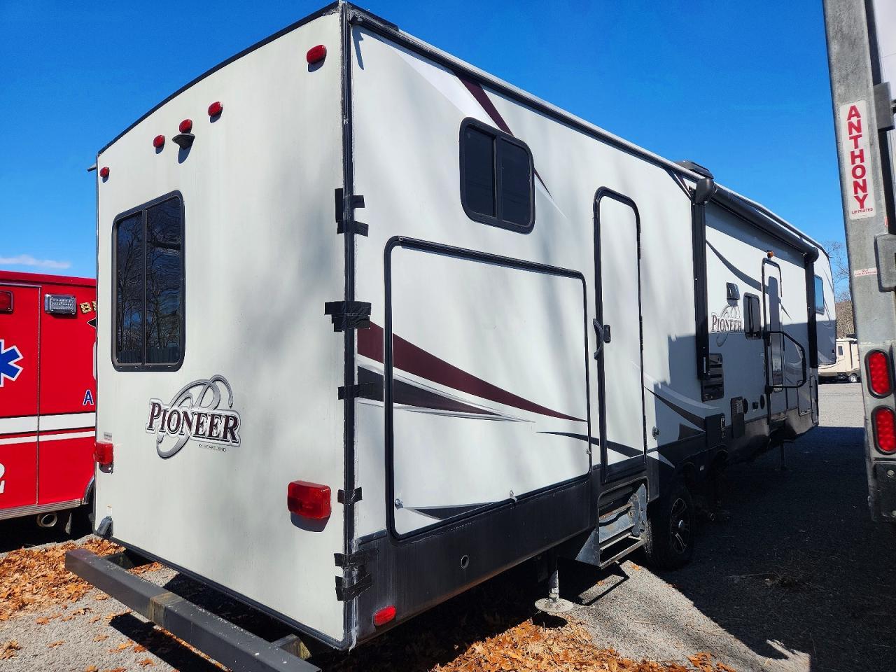 2018 Heartland Rv PI322 Pioneer Camper