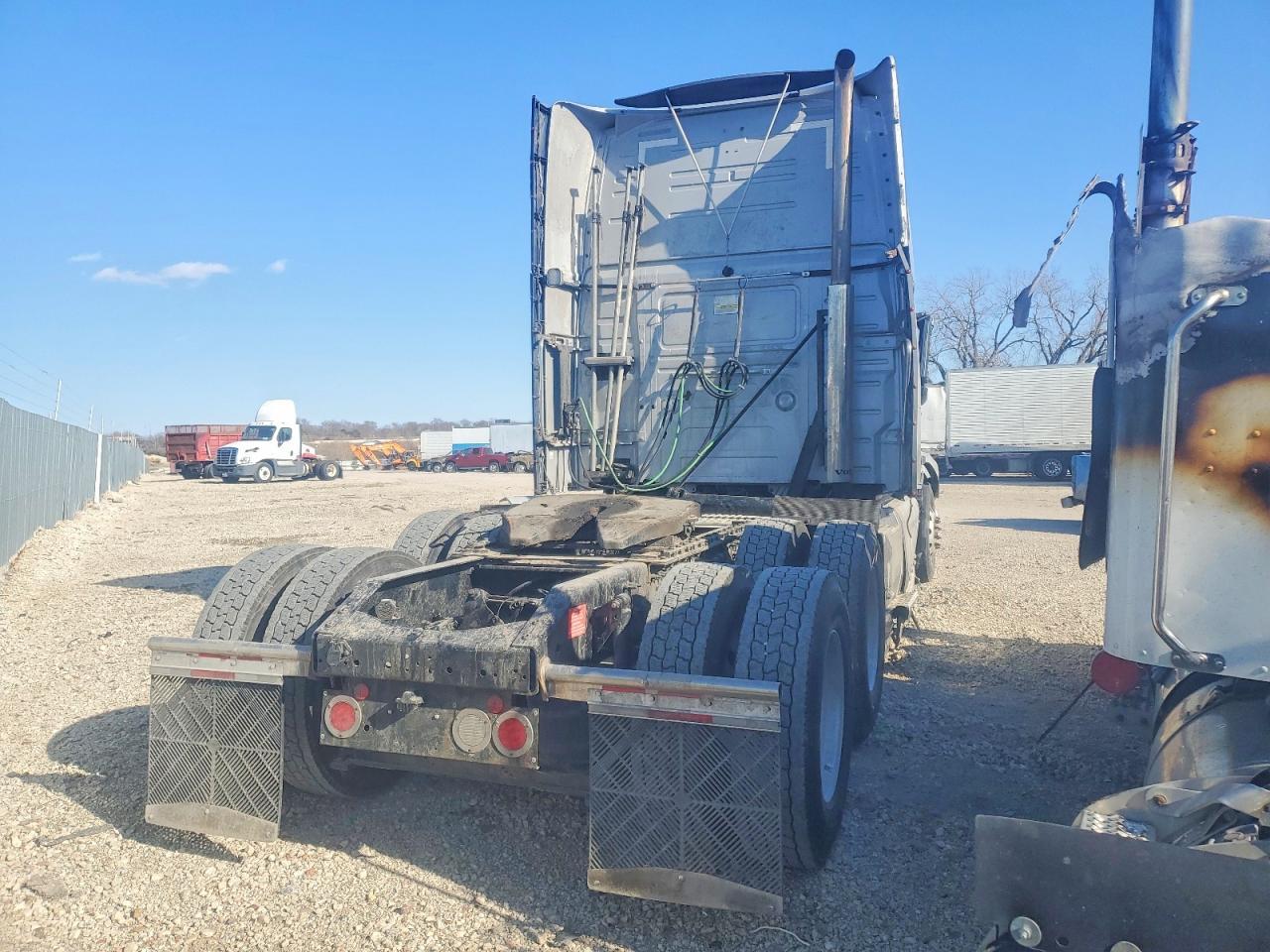 2020 Volv O VNL Semi Truck