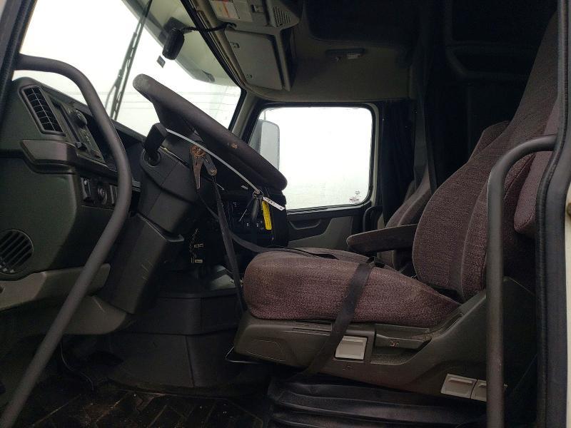 2019 Volv O VNL Semi Truck