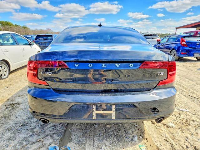 2018 Volvo S90 T5 Momentum