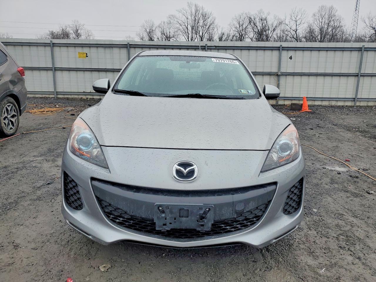 2013 Mazda 3 I