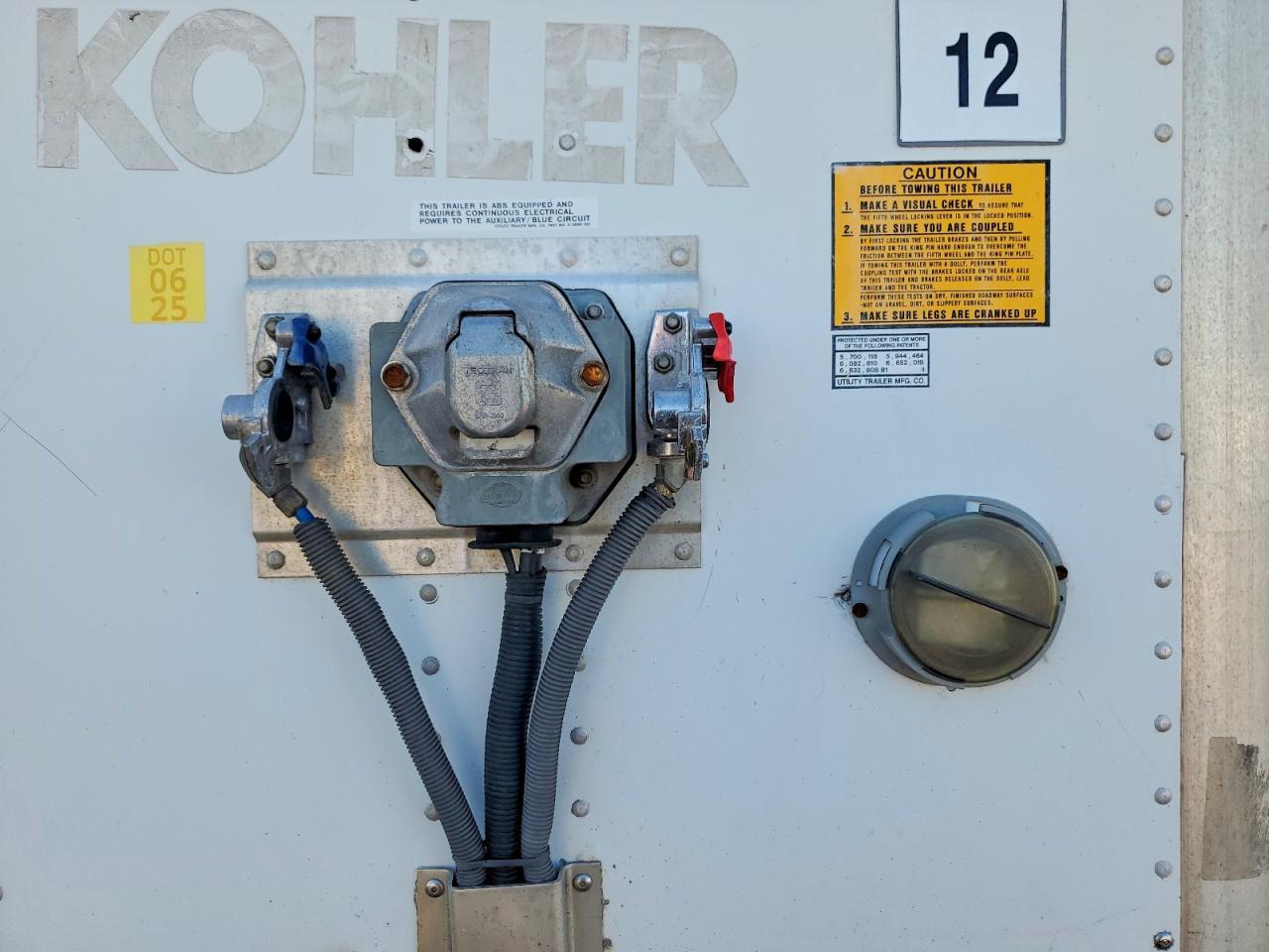 2013 Utility VS2DX DRY Van Trailer