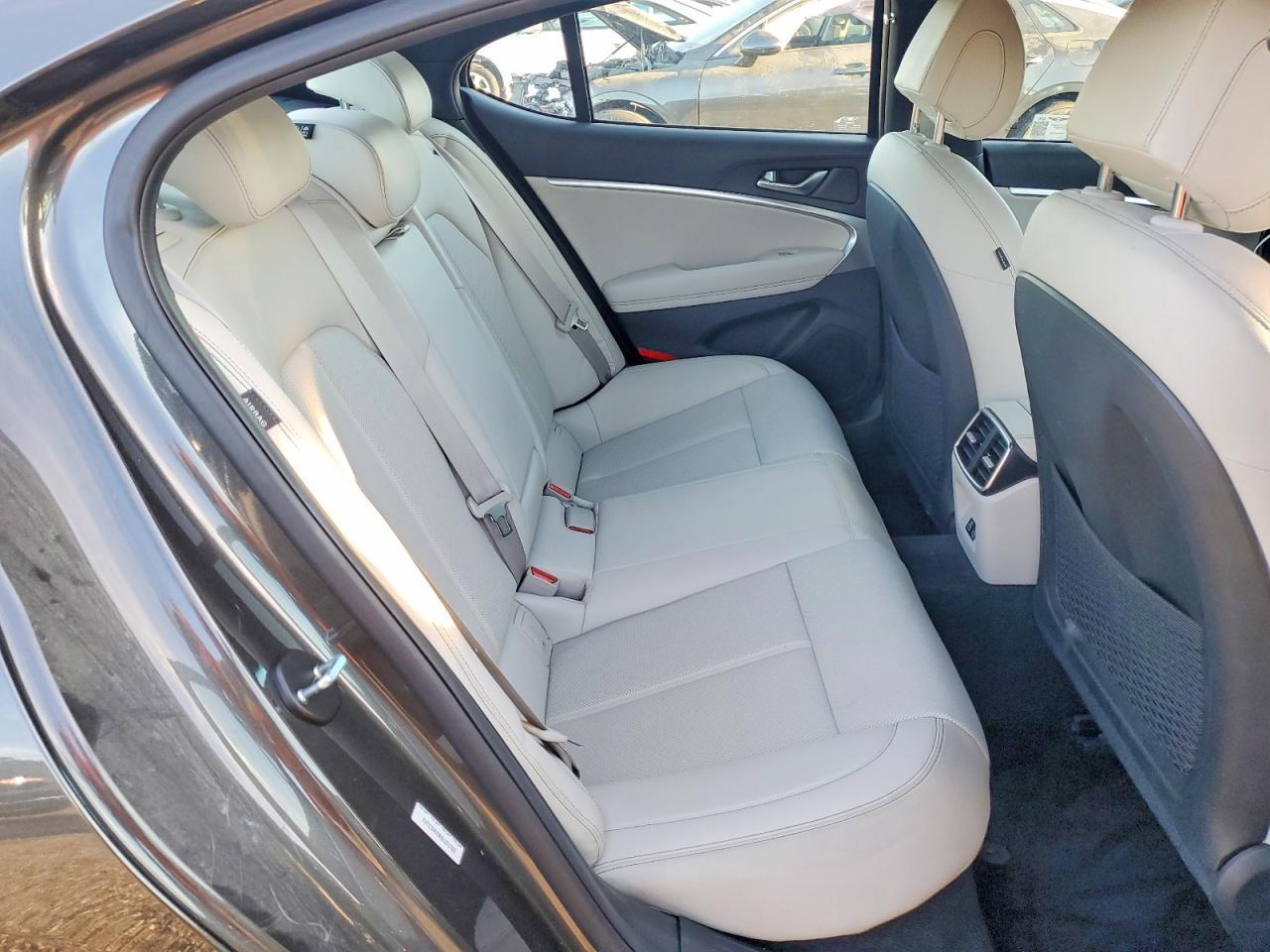 2025 Genesis G70 2.5t Standard