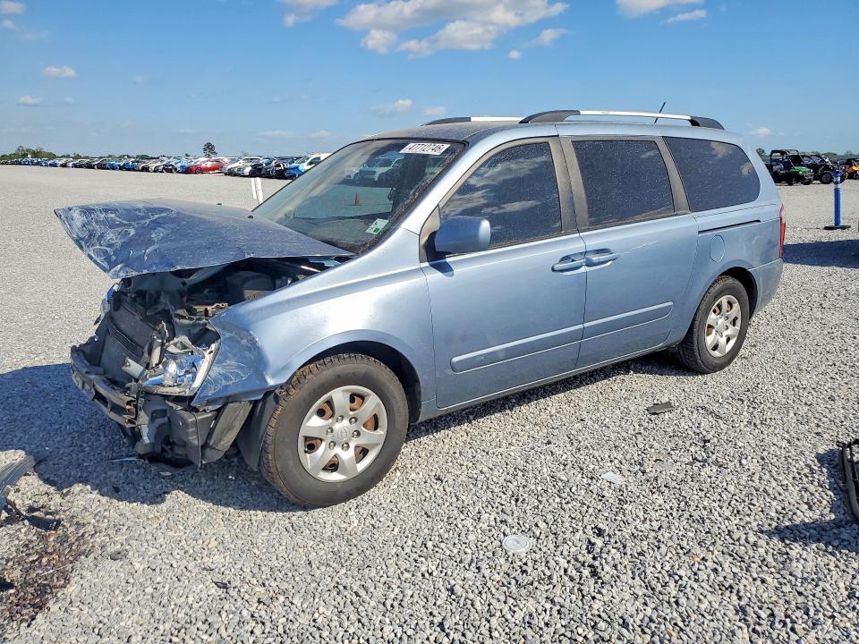 2010 KIA Sedona Base