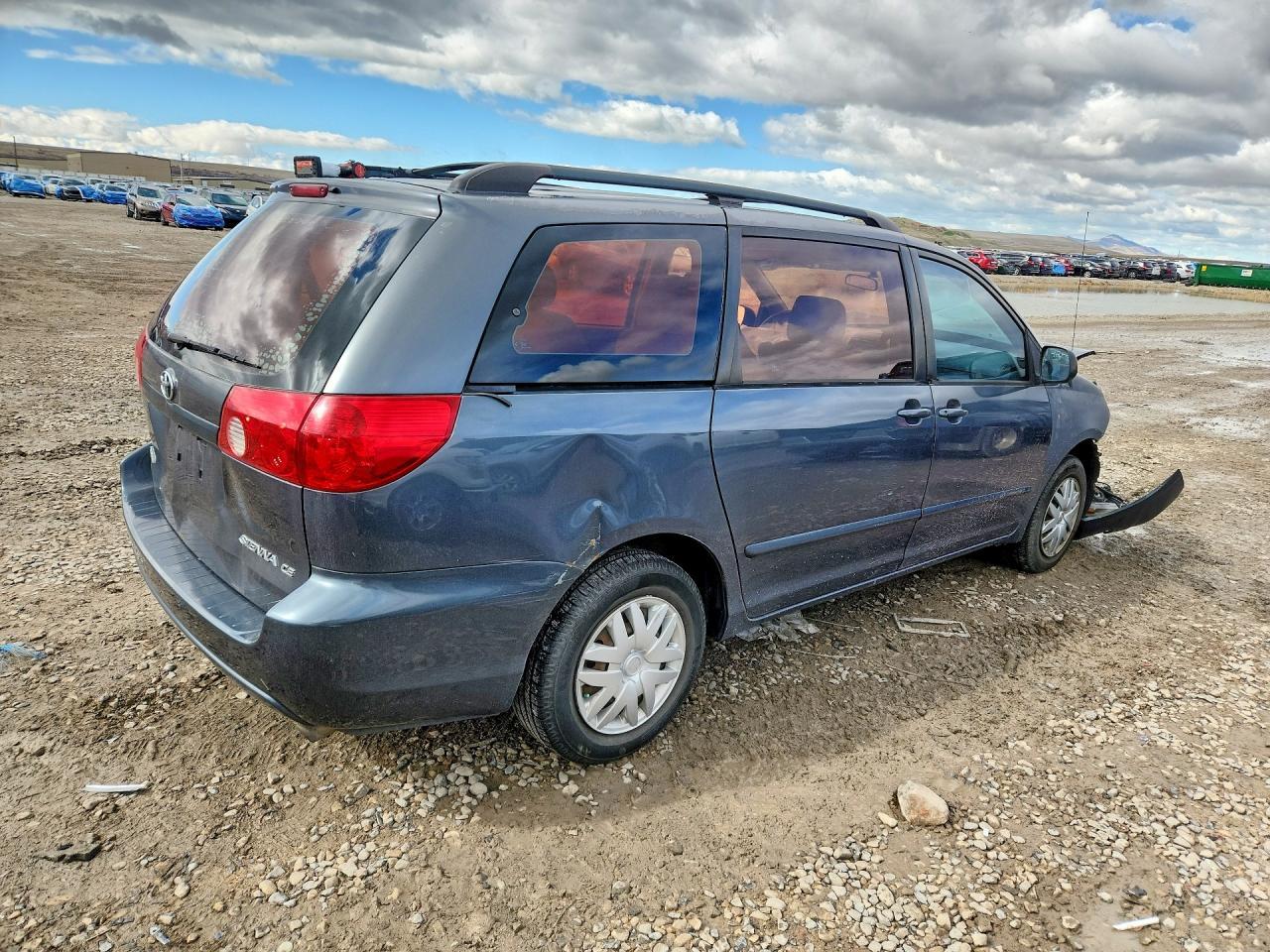 2006 Toyota Sienna ce 8 Passenger