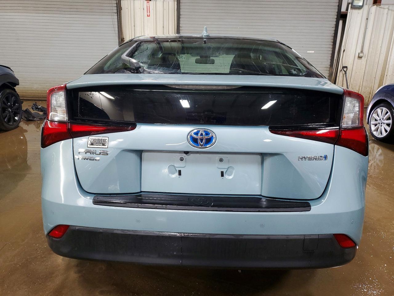 2019 Toyota Prius le Awd-e