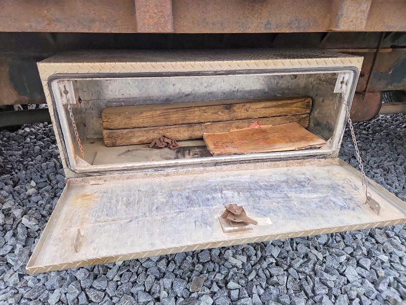 2006 International 4300 Flatbed Truck