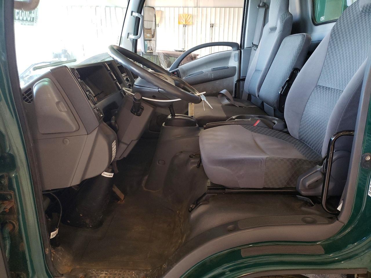 2014 Isuzu NRR Flatbed Truck