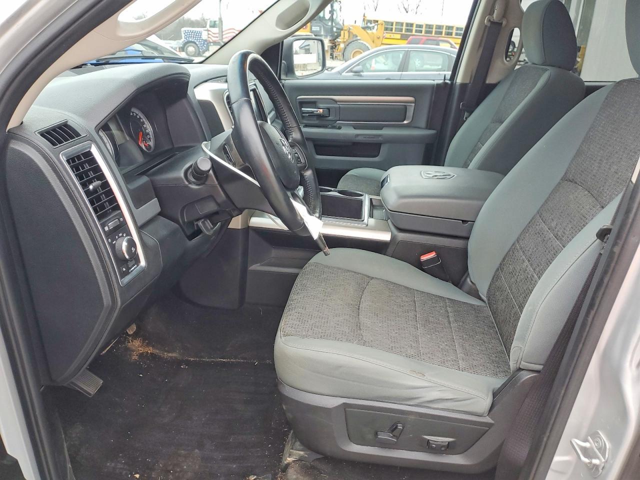 2015 Dodge RAM 1500 SLT